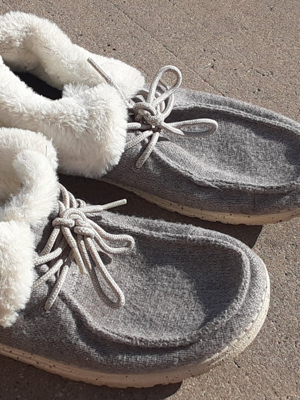 Hey Dude Boots - Women's 8 - Fur Lined Warm Winter Moccasin Shoes